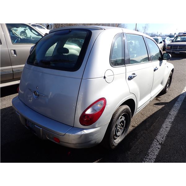 Vehicle photo 3