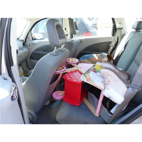 Vehicle photo 6