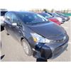 Image 2 : 2016 Toyota Prius v