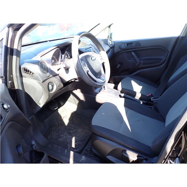 Vehicle photo 5