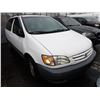 Image 2 : 2001 Toyota Sienna
