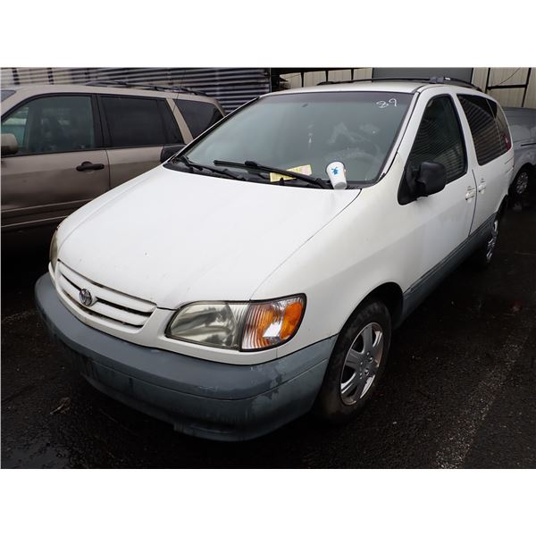 2002 Toyota Sienna