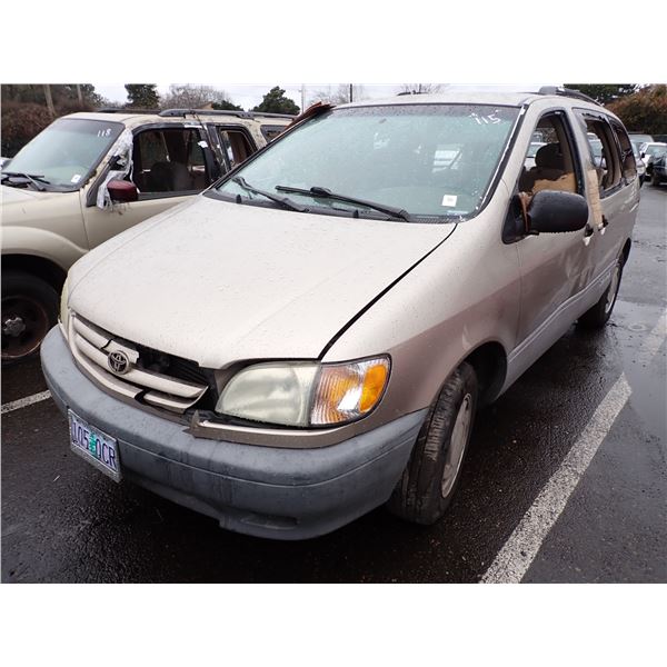 2001 Toyota Sienna