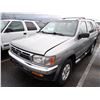 Image 1 : 1999 Nissan Pathfinder
