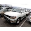 Image 1 : 1999 Infiniti QX4