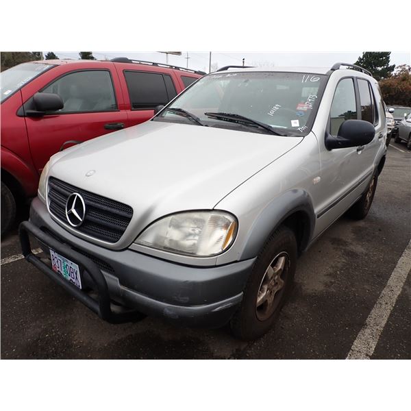 1999 Mercedes-Benz ML320