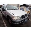 Image 2 : 1999 Mercedes-Benz ML320