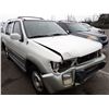 Image 2 : 1999 Infiniti QX4
