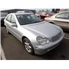 Image 2 : 2002 Mercedes-Benz C240 RUNS WITH MECHANICAL PROBLEMS