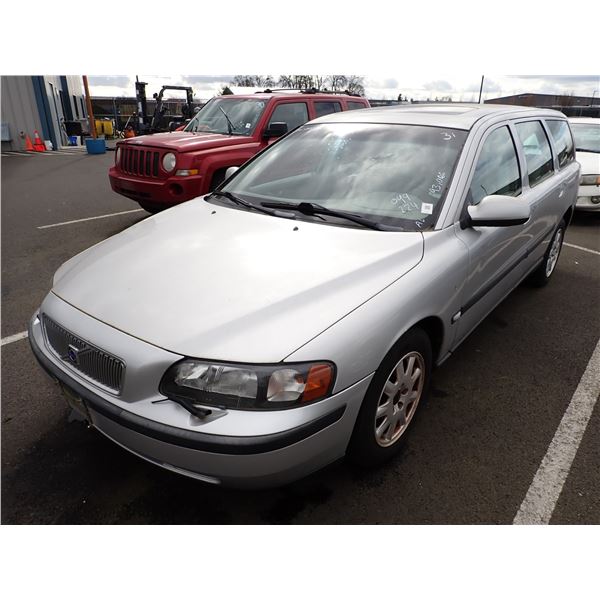 2001 Volvo V70 RUNS WITH MECHANICAL PROBLEMS