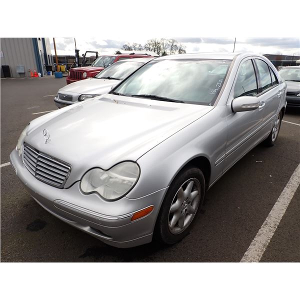 2002 Mercedes-Benz C240 RUNS WITH MECHANICAL PROBLEMS