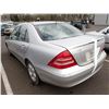 Image 4 : 2002 Mercedes-Benz C240 RUNS WITH MECHANICAL PROBLEMS