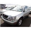 Image 1 : 1999 Lexus RX 300 RUNS WITH MECHANICAL PROBLEMS