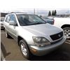 Image 2 : 1999 Lexus RX 300 RUNS WITH MECHANICAL PROBLEMS