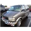 Image 1 : 1999 GMC Safari