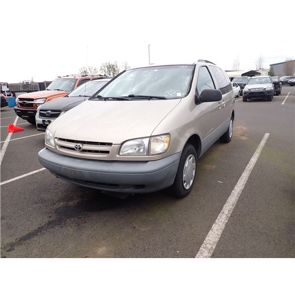 2000 Toyota Sienna