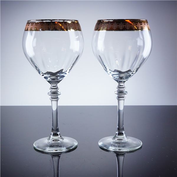 2pc Gold Rim Fleur De Lis Wine Glasses