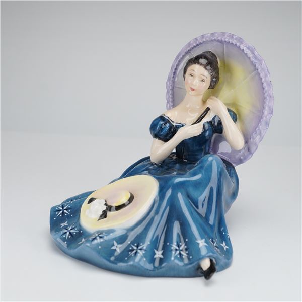 Royal Doulton Figurine Pensive Moments HN 2704