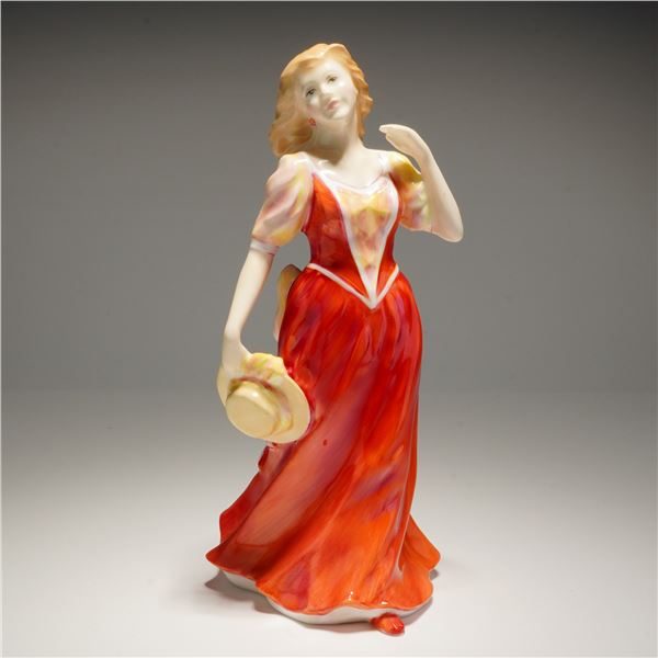 Royal Doulton Figurine Strolling HN 3755