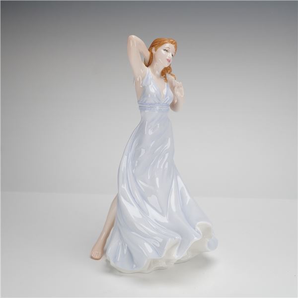 Royal Doulton Pretty Ladies Contentment HN 4611 Figurine