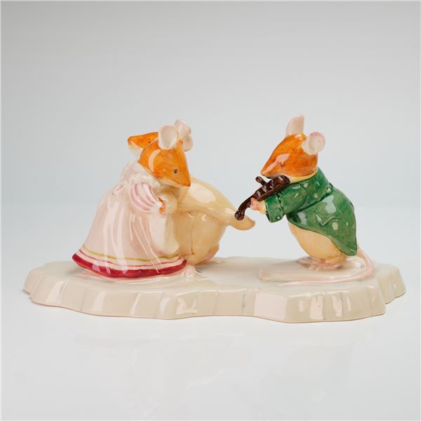 Royal Doulton Brambly Hedge Figurine, The Ice Ball DBH30