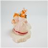 Image 2 : Royal Doulton Brambly Hedge Figurine, The Ice Ball DBH30