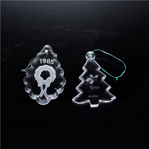 2pc Gorham and Orrefors Crystal Annual Christmas Ornaments, 1985 and 1989