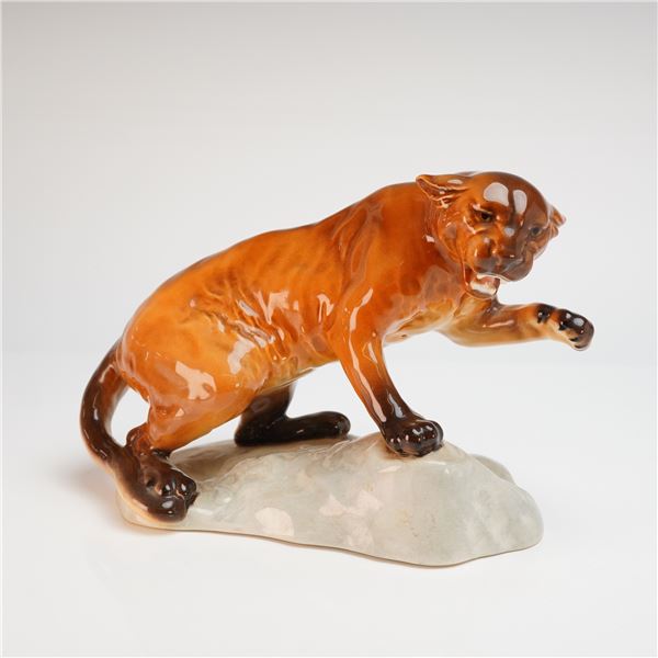 A Beswick Mountain Lion Figurine, Model No. 1823
