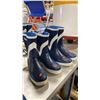 Image 3 : 4 PAIRS OF VW24 VIKING MARINER KADETT BOOTS, SIZE MENS 5,7,9,12