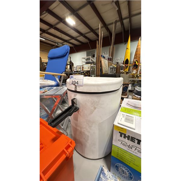 TRIDENT GAS SYSTEM WHITE PLASTIC MARINE PROPANE BOTTLE STORAGE BIN WITH REGULATOR HOOK UP