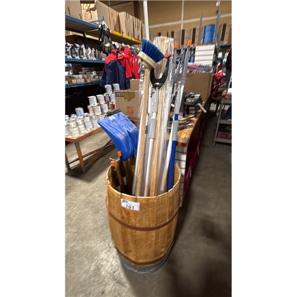 WOODEN BARREL WITH ASSORTED MARINE GEAR; TELESCOPIC PADDLES WITH DOUBLE HOOKS, PADDLES, CLEANING