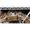 Image 4 : SHELF OF ASSORTED MARINE HARDWARE