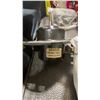 Image 5 : BOX OF ASSORTED MARINE PARTS & HARDWARE