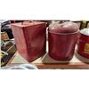 Image 2 : 4 VINTAGE RED GAS CANISTERS