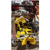 Image 2 : WIRE MESH DISPLAY CRATE OF 9 MUSTANG SURVIVAL YELLOW FOAM LIFE JACKETS SIZE CHILD & INFANT