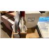 Image 5 : BIN OF ASSORTED MARINE ITEMS- JABSCO HOTSHOT HD6 WASHDOWN KIT, TOILET PUMP UNIT WITH HANDLE, BILGE