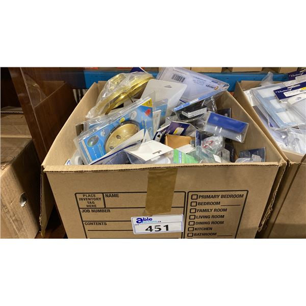 BOX OF ASSORTED MARINE ELECTRICAL & LIGHTING ITEMS