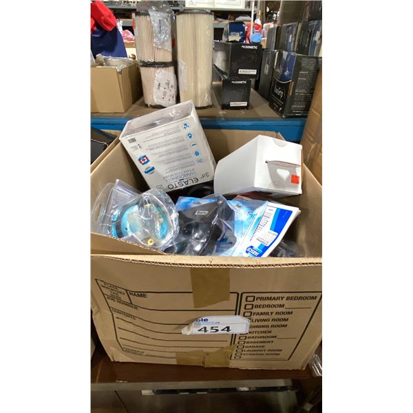 BOX OF ASSORTED MARINE ELECTRICAL & LIGHTING ITEMS