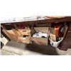 Image 1 : GLASSWARE, HOLIDAY DECORATIONS, COAT HANGERS, KITCHEN ITEMS, TOILET SEATS & MORE