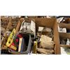 Image 4 : PALLET OF ASSORTED MARINE ITEMS