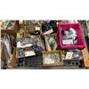 Image 3 : PALLET OF ASSORTED MARINE PARTS & HARDWARE