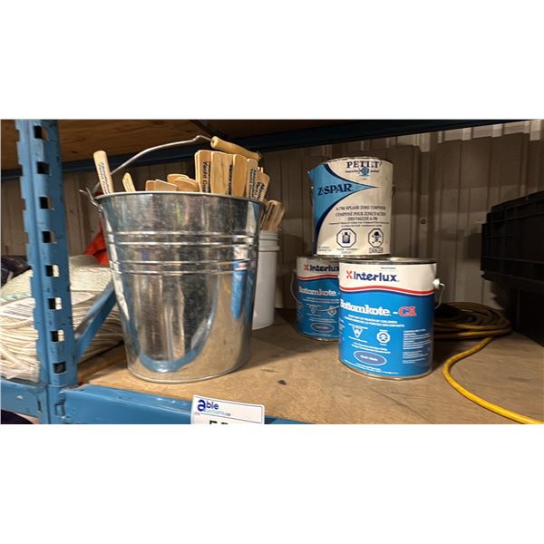 2 PAILS OF INTERLUX BOTTOMKOTE-CA IN BLUE, SPLASHZONE COMPOUND AND 2 BUCKETS OF PAINT STIRRERS