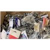 Image 3 : HEAVY BOX OF ASSORTED MARINE PARTS & HARDWARE