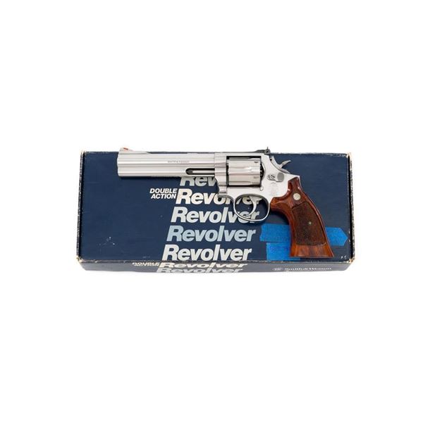 Smith & Wesson Model 686-4 Distinguished Combat Magnum Double Action Revolver