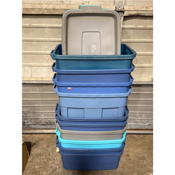 10 Rubbermaid Storage Bins and 10 Lids