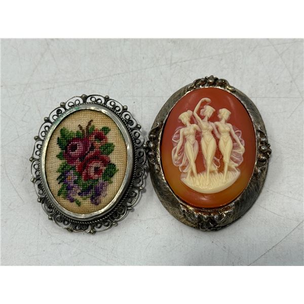 2 VTG Brooches