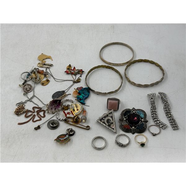 Lot of VTG Jewelery