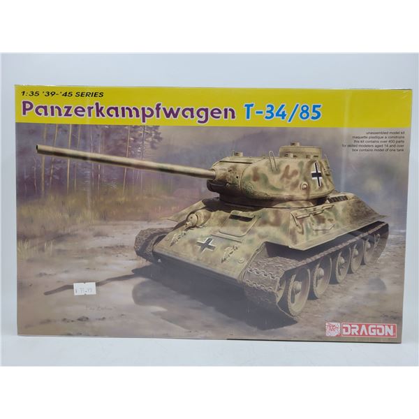 Sealed Dragon Panzerkampfwagen T-34/85 1:35 Scale Model Kit
