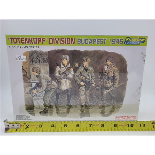 Sealed Dragon Totenkopf Division Budapest I945 1:35 Scale