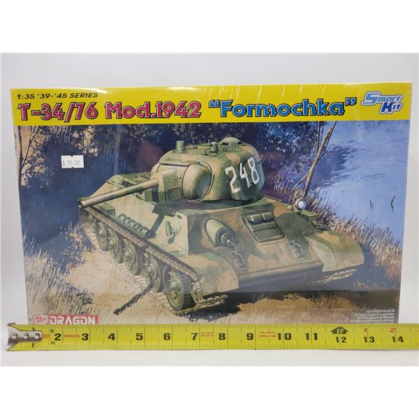 Sealed Dragon T-35/76 Mod.1942 "Formochka" 1:35 Scale Model Kit